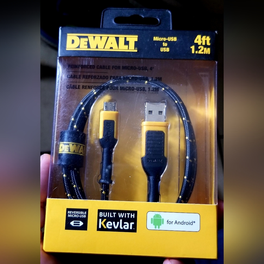 DEWALT  CHARGER